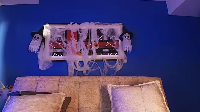 liccy hall online show from October 2025 11:44:01 AM