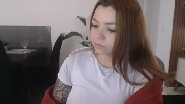 Snapshot of HotRuiva chatting on October 2025 04:37:01 PM HotRuiva online show from October 2025 04:37:01 PM