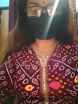 Snapshot of Aishwaryaa_69 chatting on September 2025 08:08:01 AM Aishwaryaa 69 online show from September 2025 08:08:01 AM