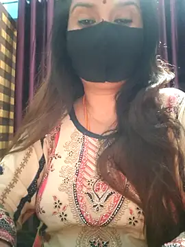 Snapshot of Aishwaryaa_69 chatting on October 2025 02:17:02 PM Aishwaryaa 69 online show from October 2025 02:17:02 PM