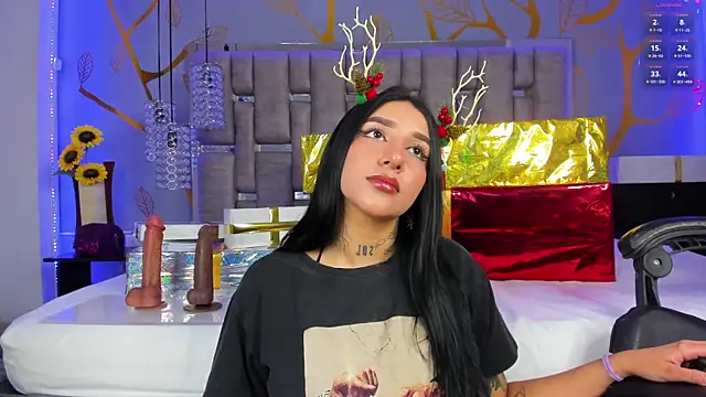 Leiaa  online show from December 2024 12:10:02 AM