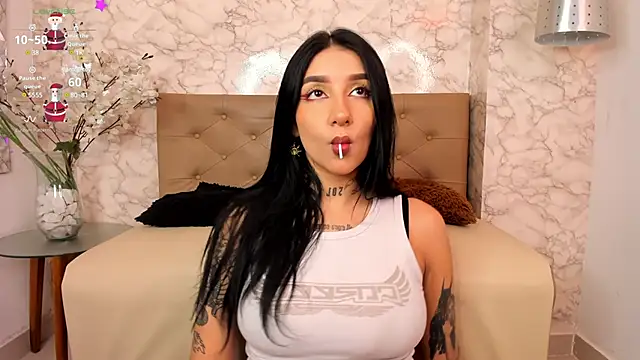 Leiaa  online show from December 2024 05:25:01 AM