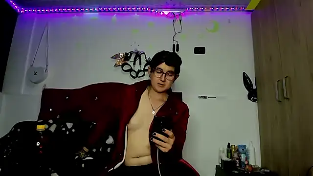 Snapshot of Sweet-Suck69 chatting on January 2025 02:31:01 AM Sweet-Suck69 online show from January 2025 02:31:01 AM