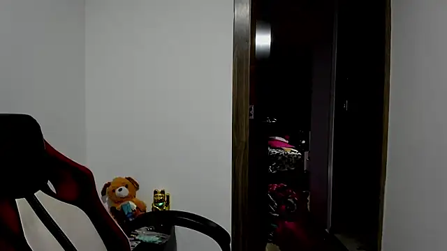 Snapshot of Sweet-Suck69 chatting on February 2025 01:40:02 AM Sweet-Suck69 online show from February 2025 01:40:02 AM