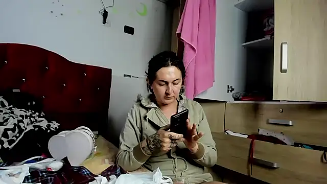 Snapshot of Sweet-Suck69 chatting on March 2025 10:49:01 PM Sweet-Suck69 online show from March 2025 10:49:01 PM