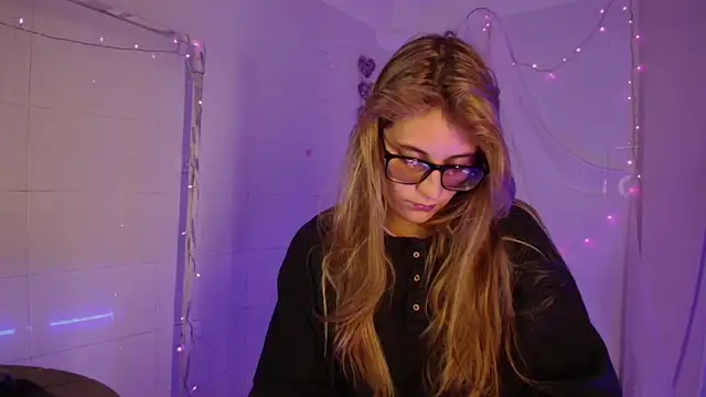 Giia paiige18 online show from November 2025 11:21:02 PM