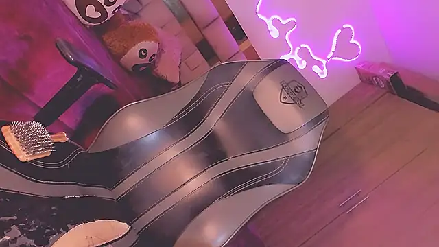 Vianca Chanel online show from December 2024 03:04:01 AM