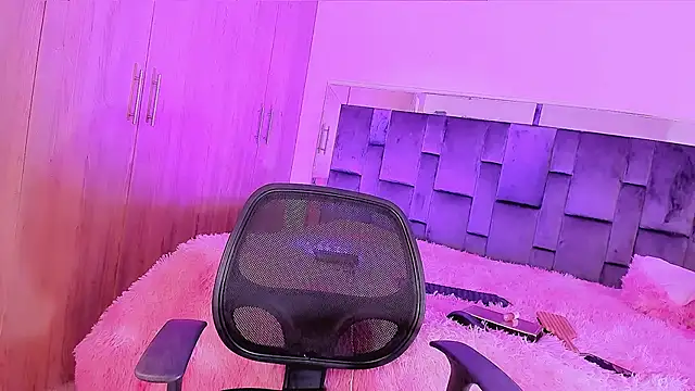 Vianca Chanel online show from January 2025 04:44:01 PM