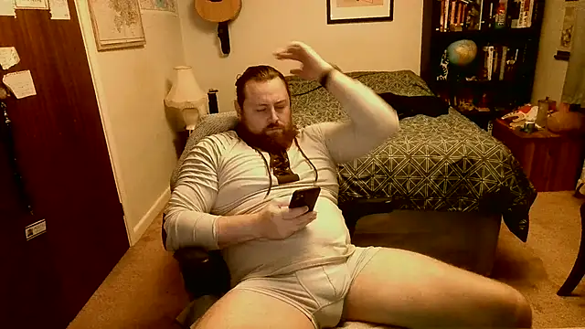 Snapshot of Hairy_Guy30 chatting on January 2025 01:19:01 AM Hairy Guy30 online show from January 2025 01:19:01 AM