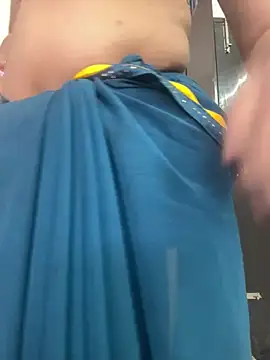 Snapshot of Cute-Russian chatting on January 2025 04:10:02 AM Cute-Russian online show from January 2025 04:10:02 AM