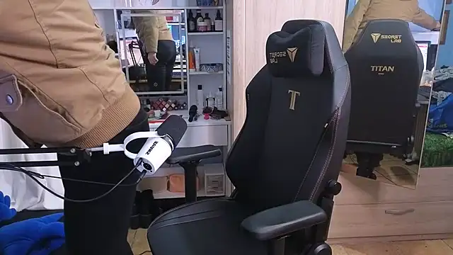 MemiKouki online show from January 2025 04:49:02 PM