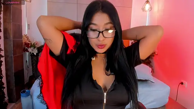 BellaHarllow online show from June 2026 06:13:02 PM