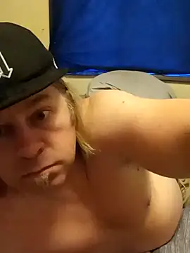 Mic Oxinner online show from December 2024 10:00:01 PM