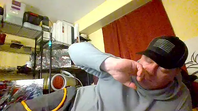 Mic Oxinner online show from October 2025 12:51:01 PM