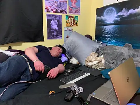 Mic Oxinner online show from April 2026 07:20:02 AM