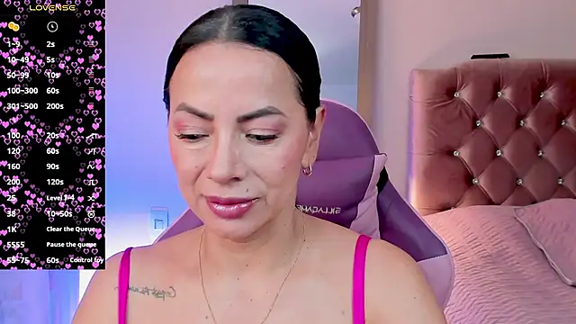 veronika naughty online show from October 2025 01:34:01 PM