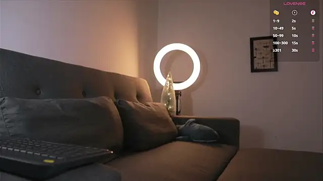 niico 18 online show from November 2025 01:10:01 PM