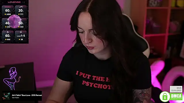 Billiexxox online show from November 2025 06:19:02 PM