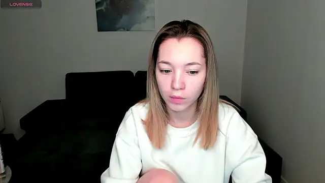 Snapshot of MiaThaine chatting on January 2025 12:55:02 AM MiaThaine online show from January 2025 12:55:02 AM