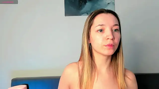 Snapshot of MiaThaine chatting on February 2025 01:30:02 PM MiaThaine online show from February 2025 01:30:02 PM
