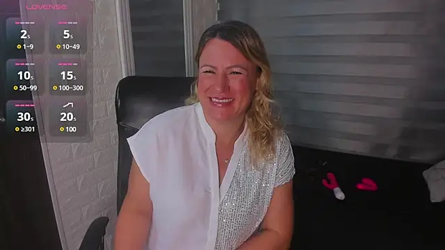 Snapshot of charlotte__G chatting on January 2025 11:50:01 AM charlotte G online show from January 2025 11:50:01 AM