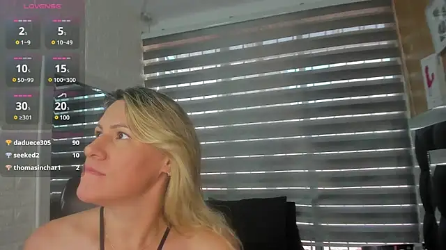 Snapshot of charlotte__G chatting on January 2025 04:27:02 PM charlotte G online show from January 2025 04:27:02 PM