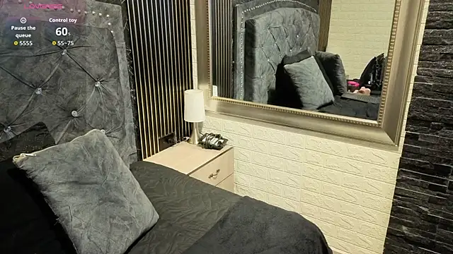 charlotte  G online show from February 2026 09:39:01 AM