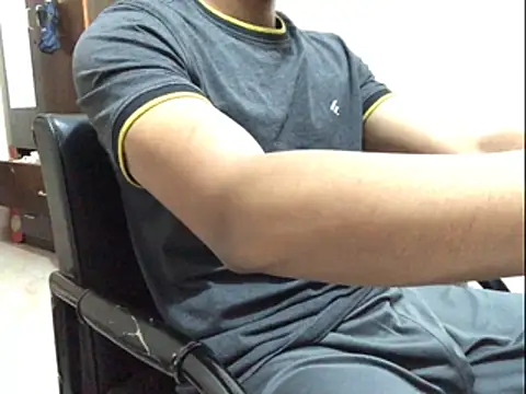 Zeuhorny online show from December 2025 07:20:02 PM