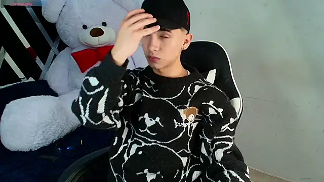 Snapshot of Niico_Cruz chatting on February 2025 03:45:02 AM Niico Cruz online show from February 2025 03:45:02 AM