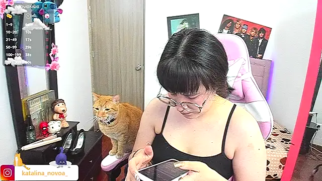 Katalina novoa online show from December 2025 04:50:02 AM