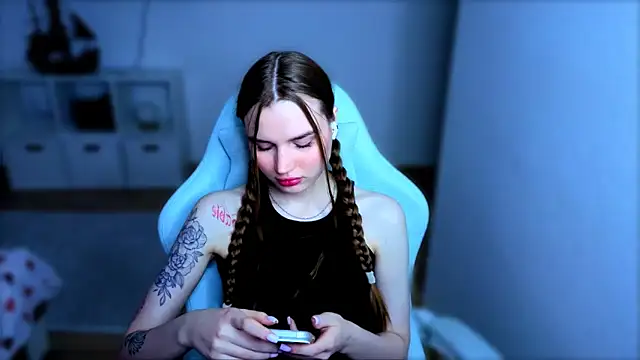 Snapshot of StellaLawless chatting on November 2025 12:16:02 PM StellaLawless online show from November 2025 12:16:02 PM