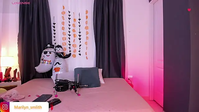 Snapshot of MarilynSmIith chatting on October 2025 11:43:01 AM MarilynSmIith online show from October 2025 11:43:01 AM