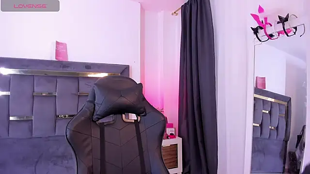 Snapshot of MarilynSmIith chatting on December 2025 03:07:02 PM MarilynSmIith online show from December 2025 03:07:02 PM