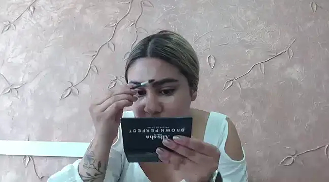 Miabonnett  online show from January 2025 01:08:02 PM