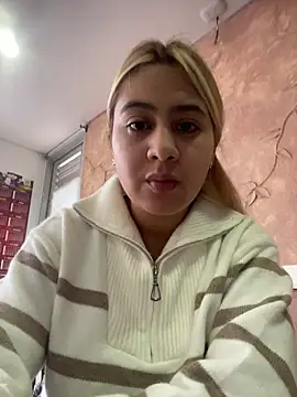 Miabonnett  online show from October 2025 12:15:01 PM