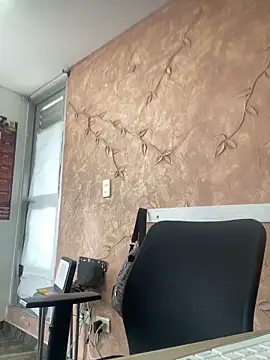 Miabonnett  online show from December 2025 12:10:01 PM