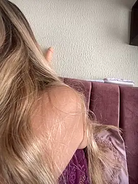 Miabonnett  online show from April 2026 03:46:02 PM