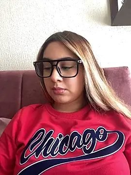 Snapshot of Miabonnett_ chatting on July 2026 03:18:01 PM Miabonnett online show from July 2026 03:18:01 PM