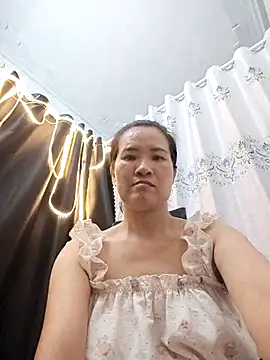 Snapshot of Hara_lusia83 chatting on May 2026 04:51:02 AM Hara lusia83 online show from May 2026 04:51:02 AM
