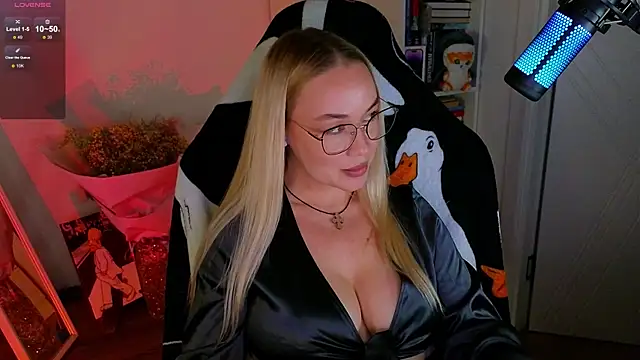 Emili1- online show from September 2025 04:20:01 PM