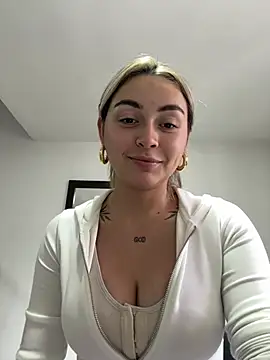 Snapshot of emma_oxford chatting on July 2026 09:25:02 PM emma oxford online show from July 2026 09:25:02 PM