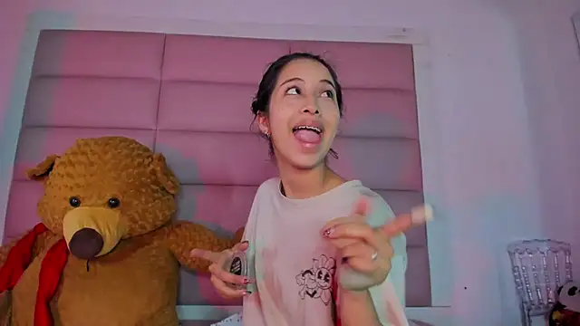 little-Emma online show from December 2025 05:38:02 AM