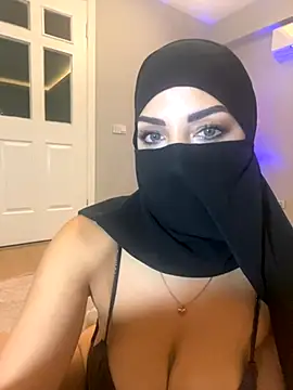 Amberonee31 online show from October 2025 08:31:02 PM