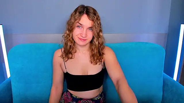 Snapshot of Milka_Blond chatting on February 2025 04:24:02 AM Milka Blond online show from February 2025 04:24:02 AM