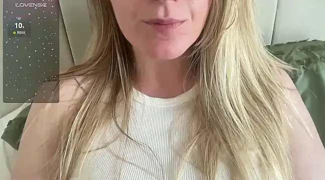 Snapshot of redheadrosie69 chatting on March 2025 03:59:02 PM redheadrosie69 online show from March 2025 03:59:02 PM