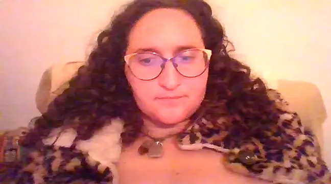 Snapshot of juicyrubies chatting on February 2025 05:46:02 PM juicyrubies online show from February 2025 05:46:02 PM