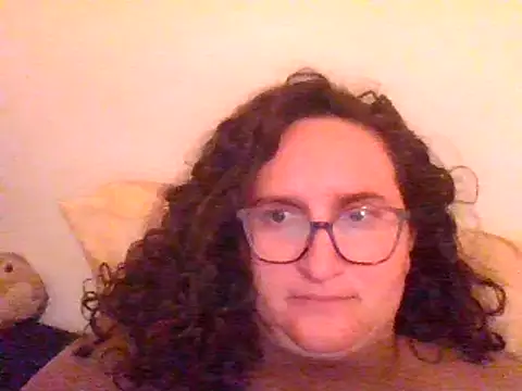 Snapshot of juicyrubies chatting on March 2025 03:02:02 PM juicyrubies online show from March 2025 03:02:02 PM