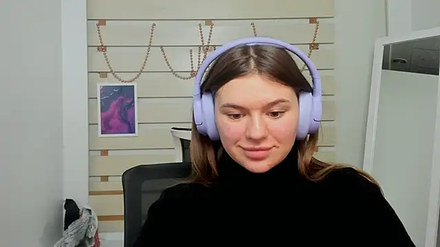 Josephine Kiss online show from February 2025 08:31:01 PM