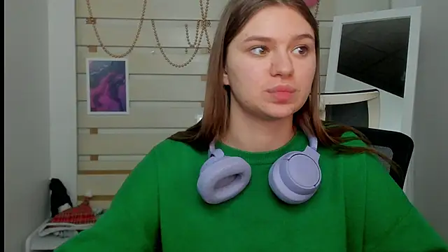 Josephine Kiss online show from February 2025 04:16:02 PM