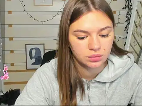 Josephine Kiss online show from November 2025 12:19:02 PM